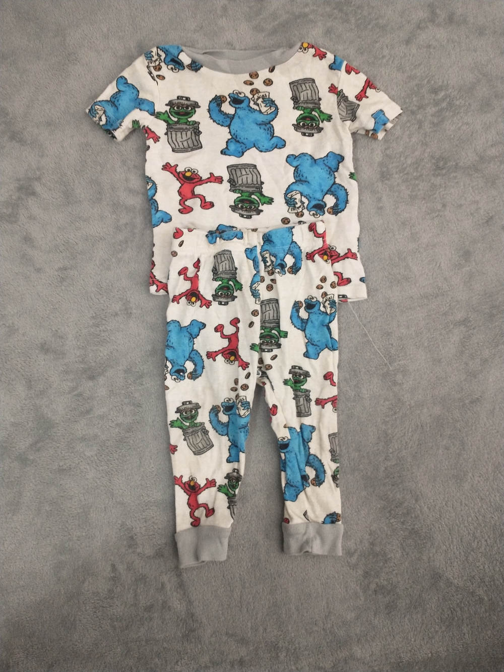 Kids - 2T - Sesame Street (RN#87652) Cookie Monster, Elmo, Oscar Grouch Pajamas